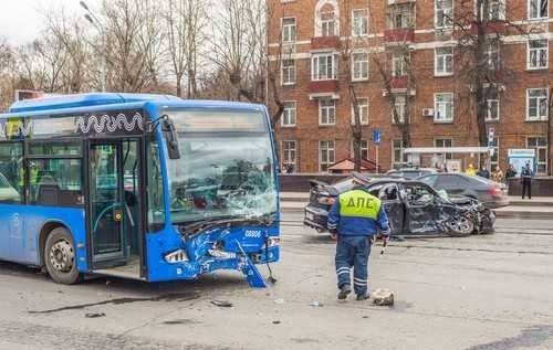 Differences Between Settling and Going to Trial in an Oklahoma Bus Accident Case (2)